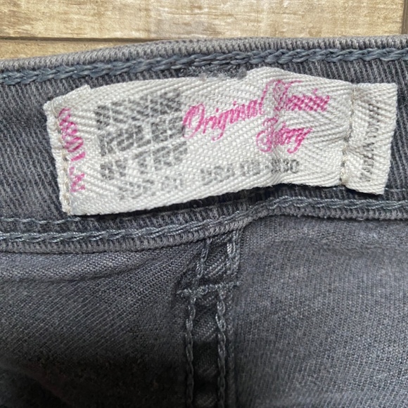 ZARA Denin Rules by TRF Sz 6/8 Distressed Gray Denim Shorts - Picture 6 of 11